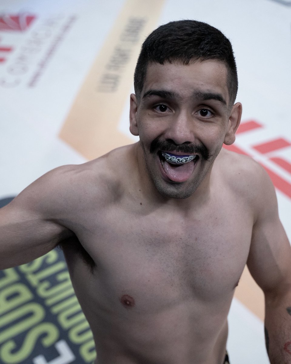 luxfightleague's tweet photo. Alguien más despertó un sábado tan feliz como el ‘Dragón’ Nievas? 😁
From Córdoba 🇦🇷 Fighting out of Tijuana 🇲🇽 Mauricio ‘Dragon’ Nievas (ahora 7-3-0) obtuvo su segunda victoria en LUX en Monterrey 👊
#luxfightleague #luxmma #mmamexico #mmaargentina #mmalatino https://t.co/RelHnjsR9v