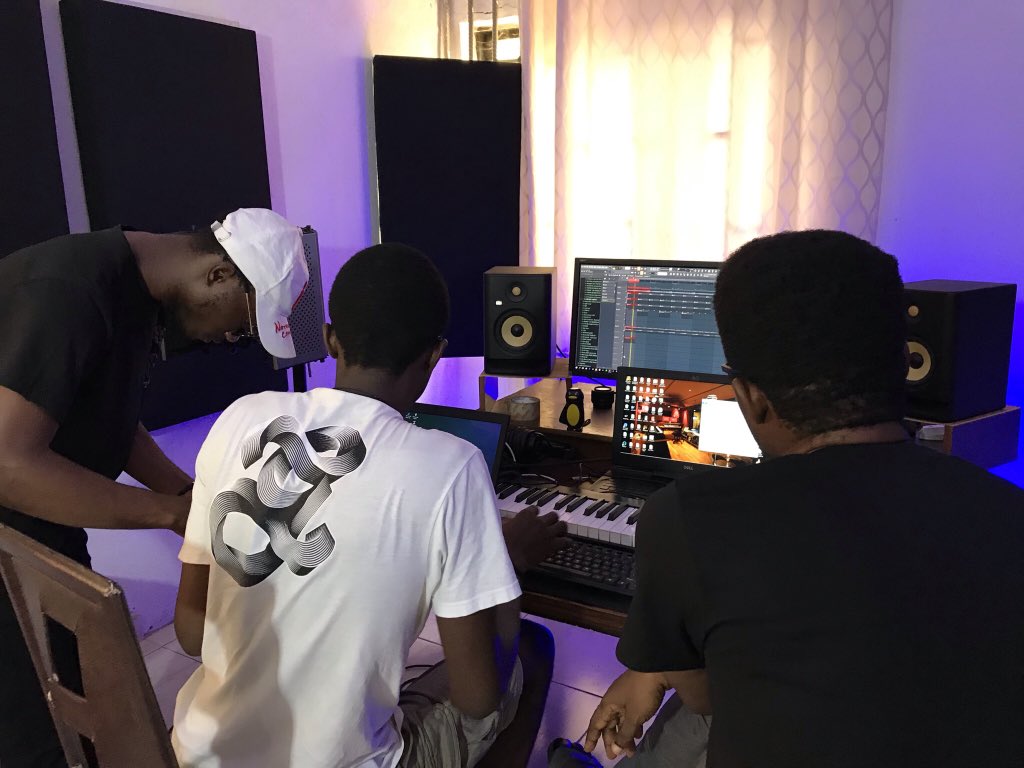 itsShay_E's tweet photo. Tell your artist friends to pull up  @LevelsLagos. Listen to our music here: https://t.co/Pr50hbmbNz…  #recordingstudio #KRK #protools #mixingandmastering https://t.co/YOAMKUIifg