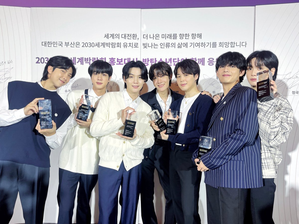 kthsgaa's tweet photo. Le duela a quien me duela pero se sabe que
 BTS PAVED THE WAY FOR ALL 🔥💜

#btsdiamond #btsdivine @BTS_twt https://t.co/F9iy2tWLEV