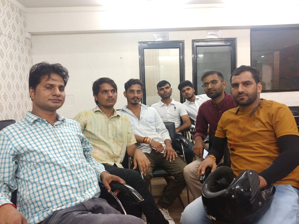 er_rameshwer's tweet photo. CEN03/2018 जूनियर इंजीनियर मेडिकल फिट 100% नियुक्ति के सम्बन्ध में आज लोकसभा अध्यक्ष जी से मुलाकात उपरोक्त विषय पर सम्पूर्ण जानकारी दे दी गई है  #CLEAR_100_PERCENT_RRB_JE_WAITING
@ashwani @ombirlakota @BJP4India @varungandhi80 @KumariDiya @DrKirodilalBJP https://t.co/4tu7wPibZW