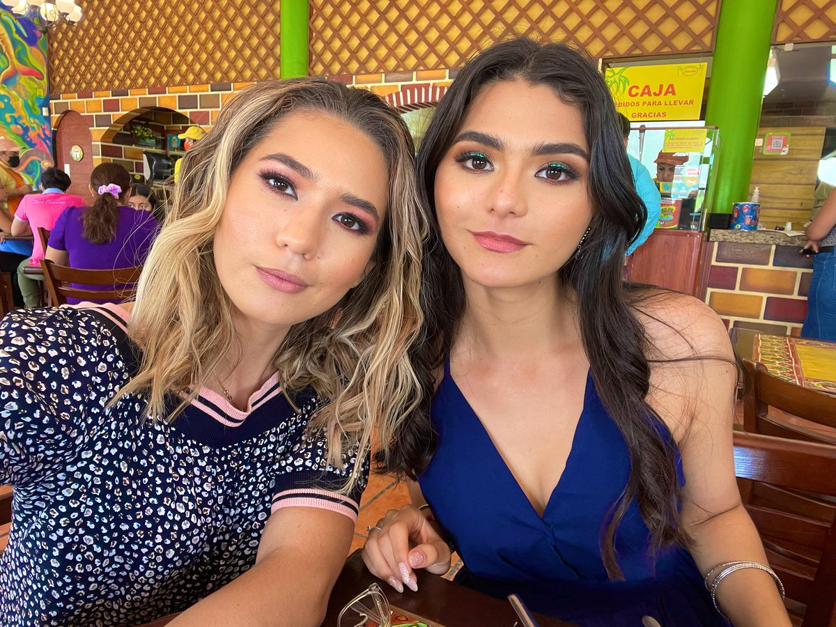 littleRRS00's tweet photo. Do we look-alike? She’s my old sister❤️

#vocaldemesa #FelizSabado #medusafestival #RenovacionProfunda #DiaInternacionalDeLaJuventud #BloggingCommunity #HBOMax #HBOMaxPartner https://t.co/jt6z3dAyQM