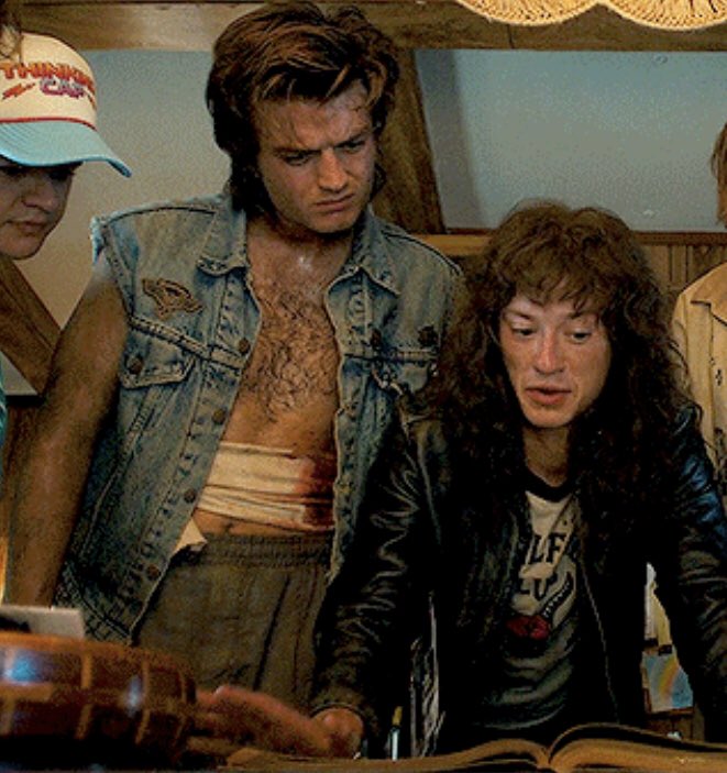 dostuyokvski's tweet photo. so steve harrington, tell me that where’s your other arm?

#steddie https://t.co/8t9iL9Io0m