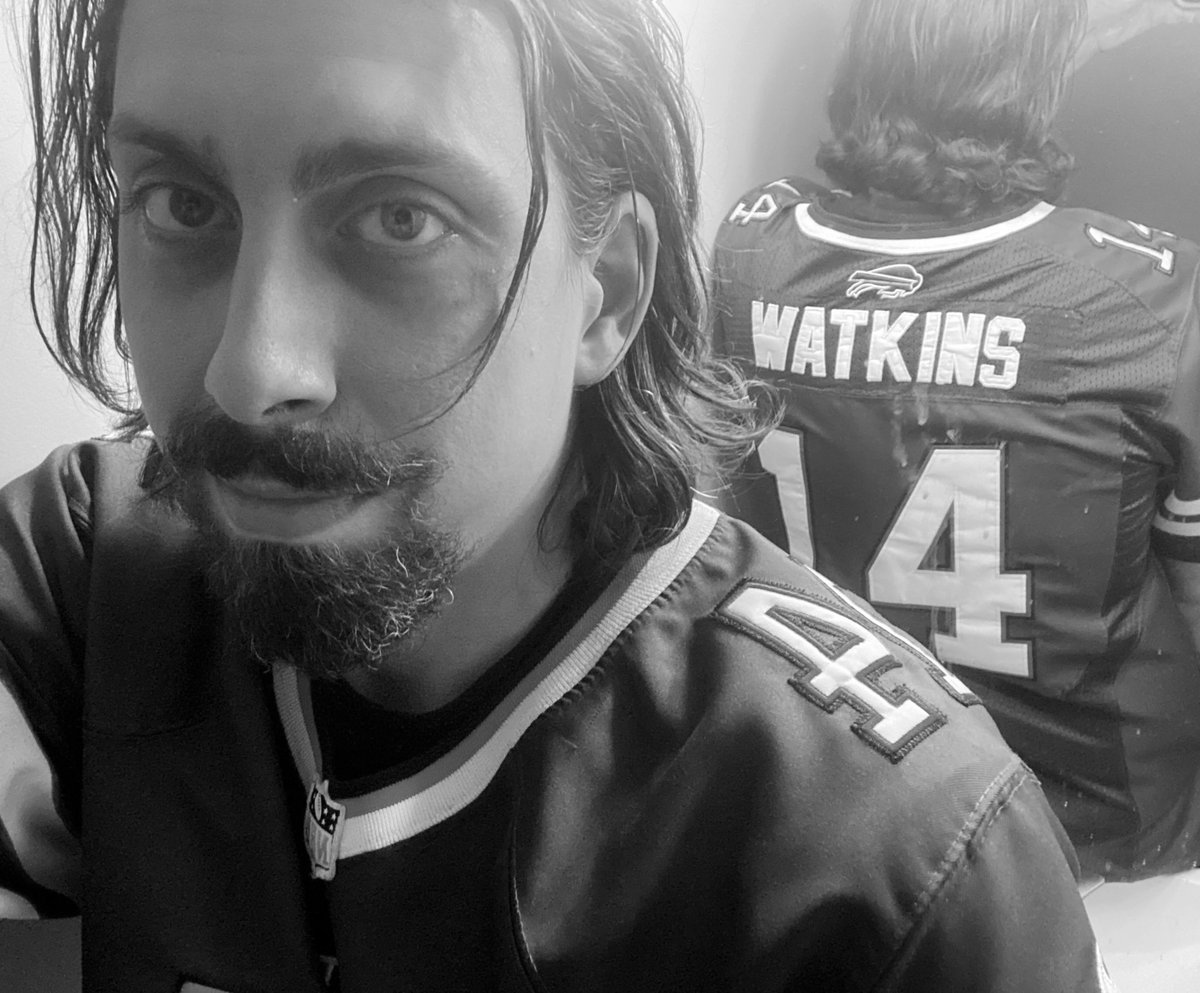 MajourFoster's tweet photo. Reliving the drought days for our first game #SammyWatkins #BuffaloBills #BillsMafia https://t.co/eTqIa3womV
