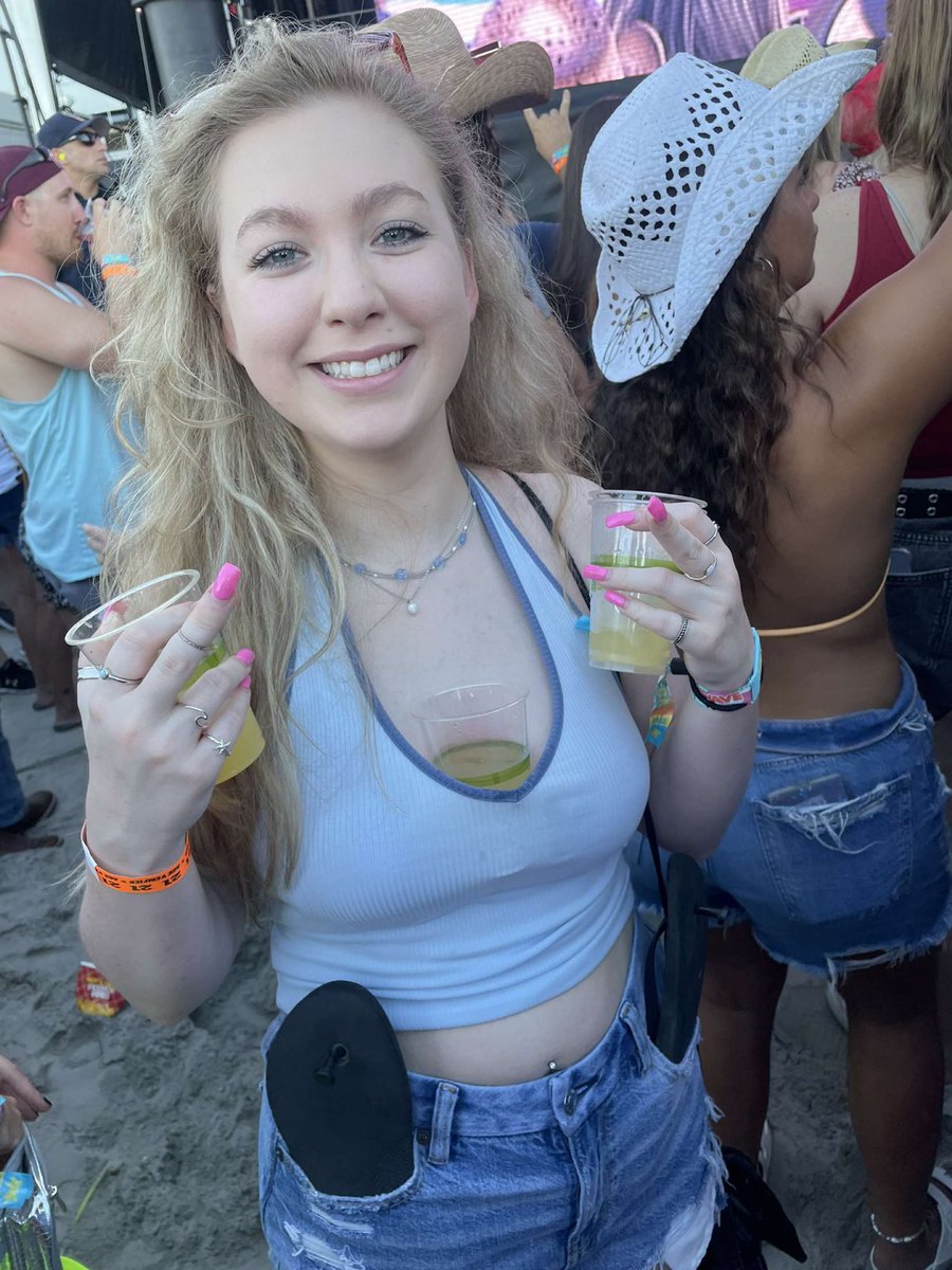 wiseliv_'s tweet photo. #TidalWaveFest https://t.co/LHInTJEgaI