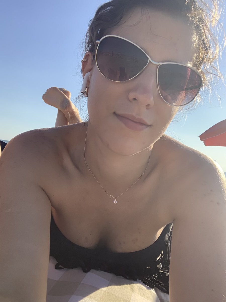 EvgeniyaSmetana's tweet photo. Have you already #swum in the #sea? #denhaag #DenHaag https://t.co/j80L0NVzWq