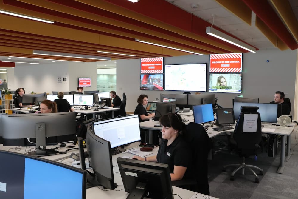 WestMidsFire's tweet photo. We'd like to thank our @SWMFireControl team and firefighters across the service for their hard work during a very busy time. Their continuing efforts in dealing with a significantly higher than normal call volume/incidents during this #heatwave is a credit to our communities. https://t.co/pPEXt0cIy9