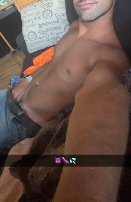 Look at that tan line ? https://t.co/qM1vNTw4RX