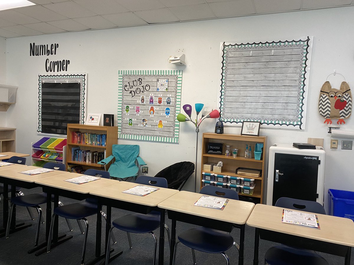Rosa5thGrade's tweet photo. New state, new city, new school, new classroom. 🌴 https://t.co/M4GLNROZxm