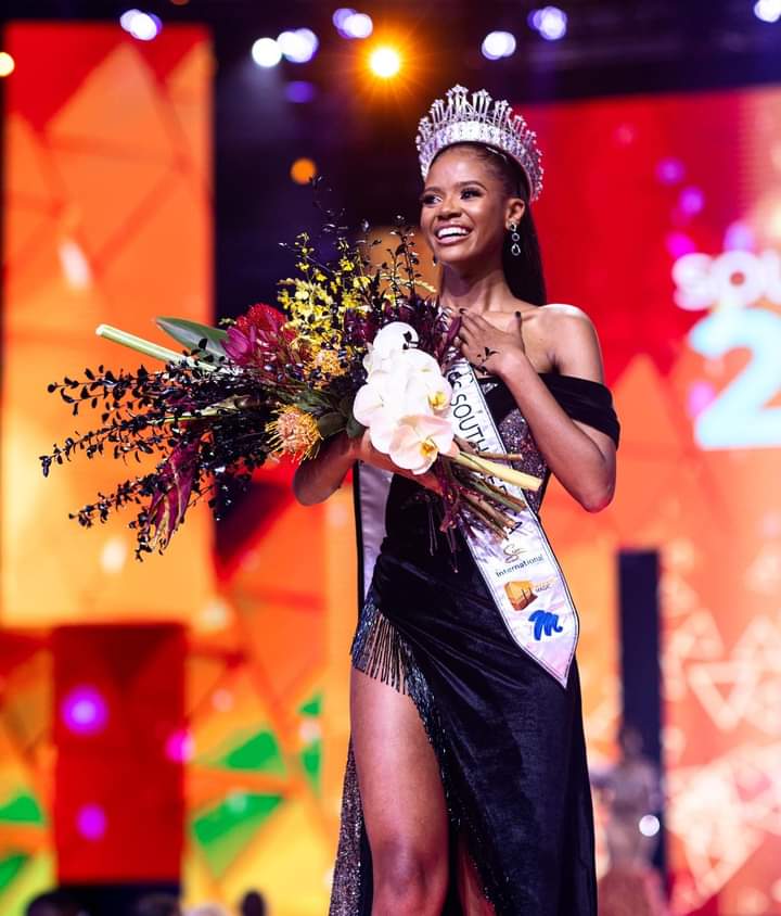 GetitRightRea's tweet photo. Ndavi Nokeri, Miss South Africa 2022π β¨
#getitrightwithrea
#MissSA2022
#MissSouthAfrica
#PageantFinale
#NdaviNokeri https://t.co/UIQ92oSmkq