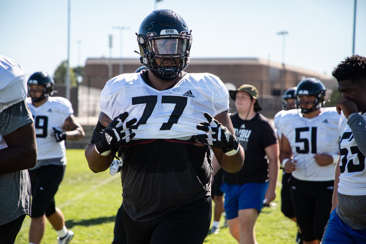 gvsufootball's tweet photo. Friday 🏈 📸. Great opening week of Laker Football. #AnchorUp https://t.co/Bd4AVMyDAC