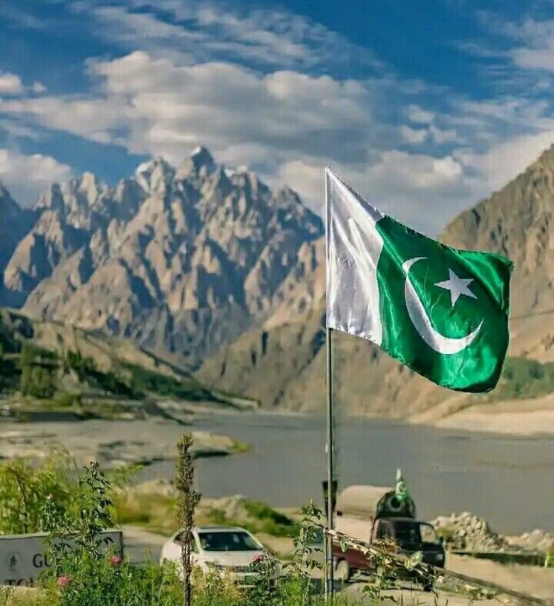 Ab_Shah421's tweet photo. Thank you for daring to dream, thank you for bringing to life an identity we proudly call our own.

 Thank you , Mr. Jinnah.♥️✨

#جشن_آزادی__مبارک
#Pakistanzindabad https://t.co/R5Uc9lItAa