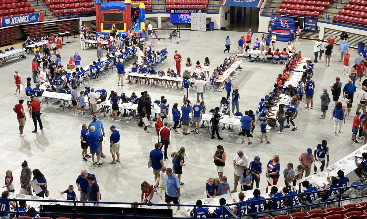 LATechSports's tweet photo. THANK YOU to all of the Bulldog fans that showed their support at our 2022 Fall Fan Fest❤️💙

#EverLoyalBe https://t.co/WU3gVcQ1WG