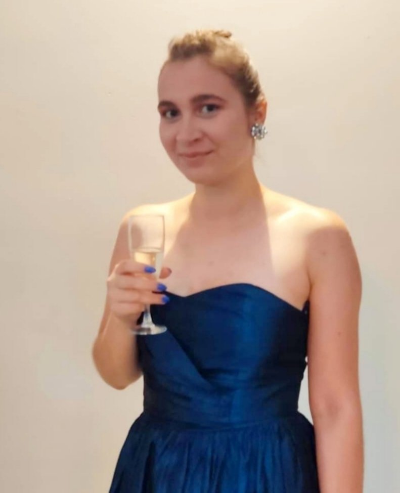 ArtThebora's tweet photo. I went to a wedding in #JoanThursday inspired outfit 🥂 #Endeavour #DressISuppose #DontKnowUntilYouBuyTheRightOne https://t.co/IfdQ5pbRl9