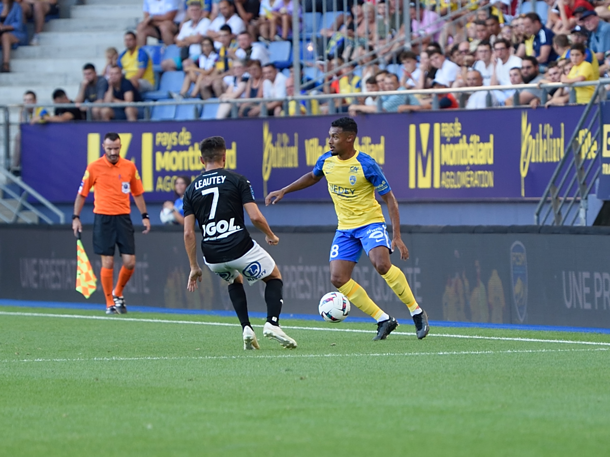 AmiensSC's tweet photo. 🦁0️⃣-1️⃣🦄

#FCSMASC
#FiersDetreAmienois ⚪️⚫️￼￼ https://t.co/5ZZfeFn3IV