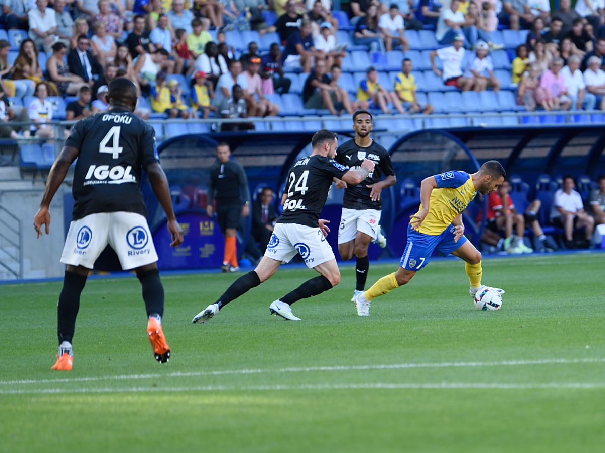 AmiensSC's tweet photo. 🦁0️⃣-1️⃣🦄

#FCSMASC
#FiersDetreAmienois ⚪️⚫️￼￼ https://t.co/5ZZfeFn3IV