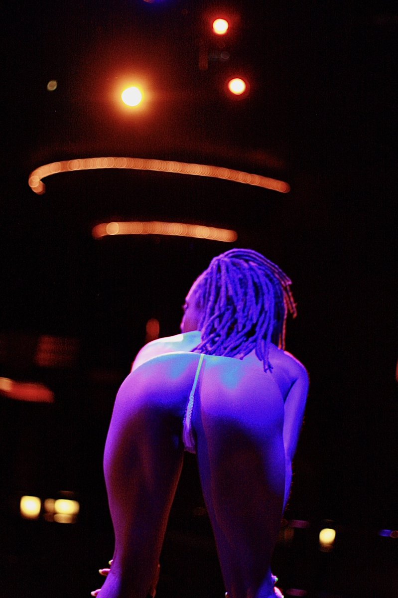 AdmiralTheatre's tweet photo. pack your 💵 bills &amp; have some fun tonight with our lovely ladies ⭐️ open 10pm til 6am ⚠️ come by the @AdmiralTheatre and enjoy the night ✨

#nightlife #nightshow #vip #show #girls #music #clubs #clubbing #chicago #chicagonight #party #partytime #chicagoparty #fun #saturdayvibe https://t.co/EdH7TQ85C7