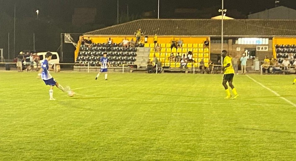 ⏱️ FINAL | <a href="/angularia/">CF Angulària</a> 1️⃣-4️⃣ 1r equip masculí 

⚽ 6' Iker Díaz (<a href="/Ikdiaz11/">Iker</a>)
⚽ 21' Jam Baldeh -penal- (<a href="/jaam_94/">Jam Baldeh</a>)
⚽ 51' Pau Soler
⚽ 82' Marc Conca

Final a Anglesola, primera victòria pels de Yoyo en l'estrena d'amistosos!

#ForçaUnió #futbolcat #1cat #2cat