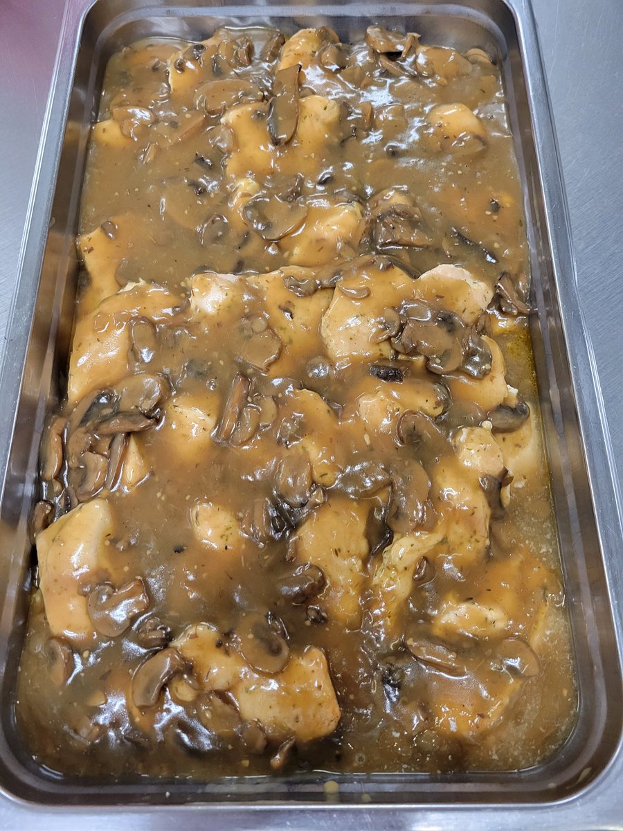youngpnelson's tweet photo. Chix Marsala!! Nobody does it like Chef P Nelson 👩🍳
#chefstyles #youareamazing
#youreonlyasgoodasyournextmeal #healthcarehero 25 ➕️ years 🙌 https://t.co/QHy5gsjIYK