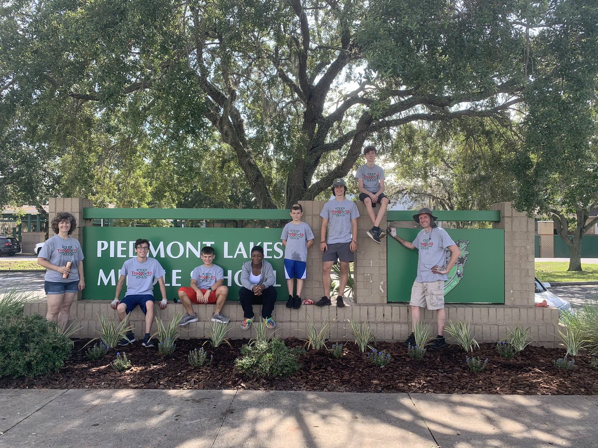 PiedmontlakesMs's tweet photo. Huge shoutout to Troop 10 of Apopka! They came out and spent 6 hours beautifying  our campus!! Thank you for all your hard work!! #scouts #troop10 #piedmontstrong #keepourschoolbeautiful @PLMS_DrRay https://t.co/ShQZTJVWPt