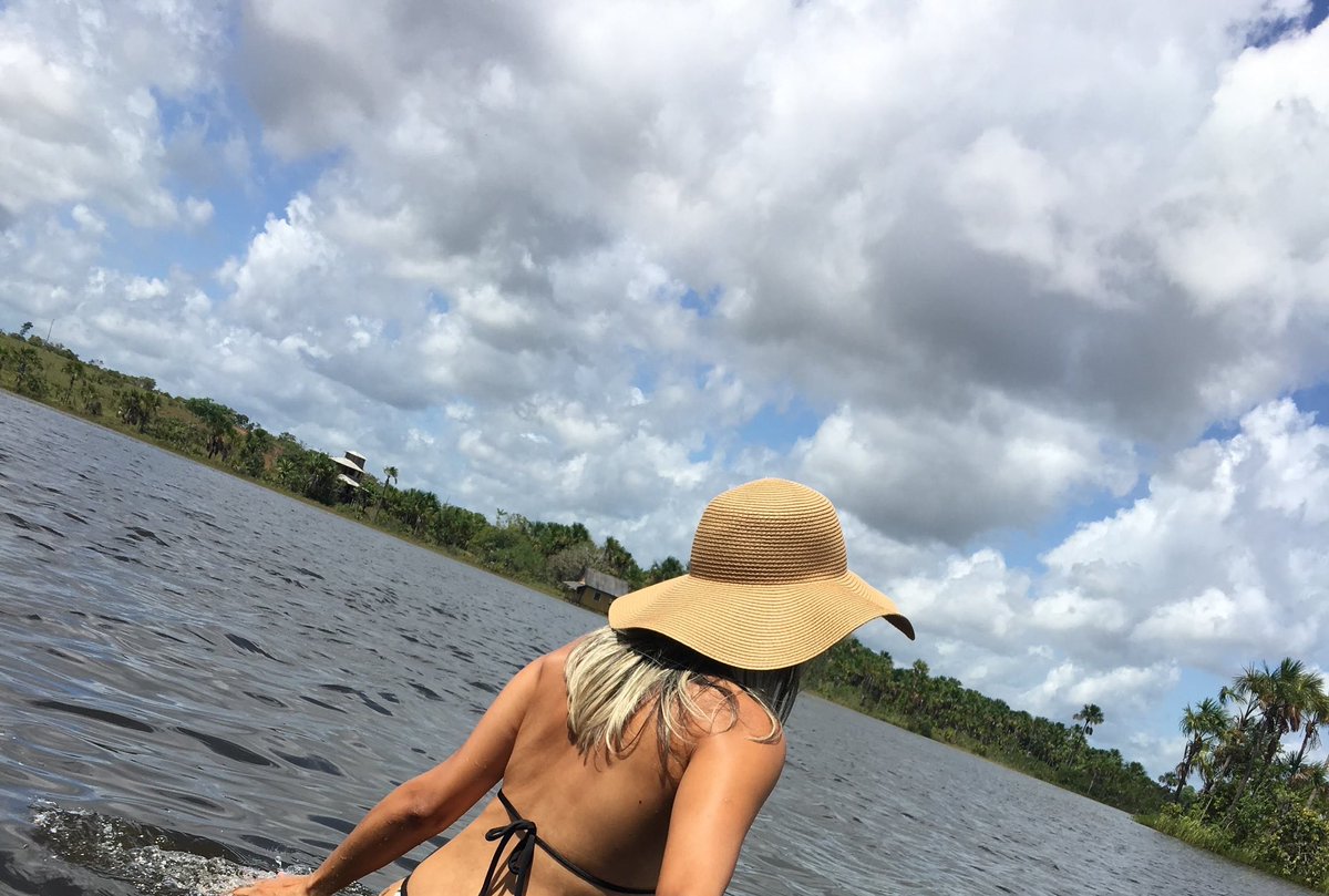 JackLais's tweet photo. Nesse calor 🥵 só me faltava essa água 🥹 https://t.co/8vPMvbB2YB