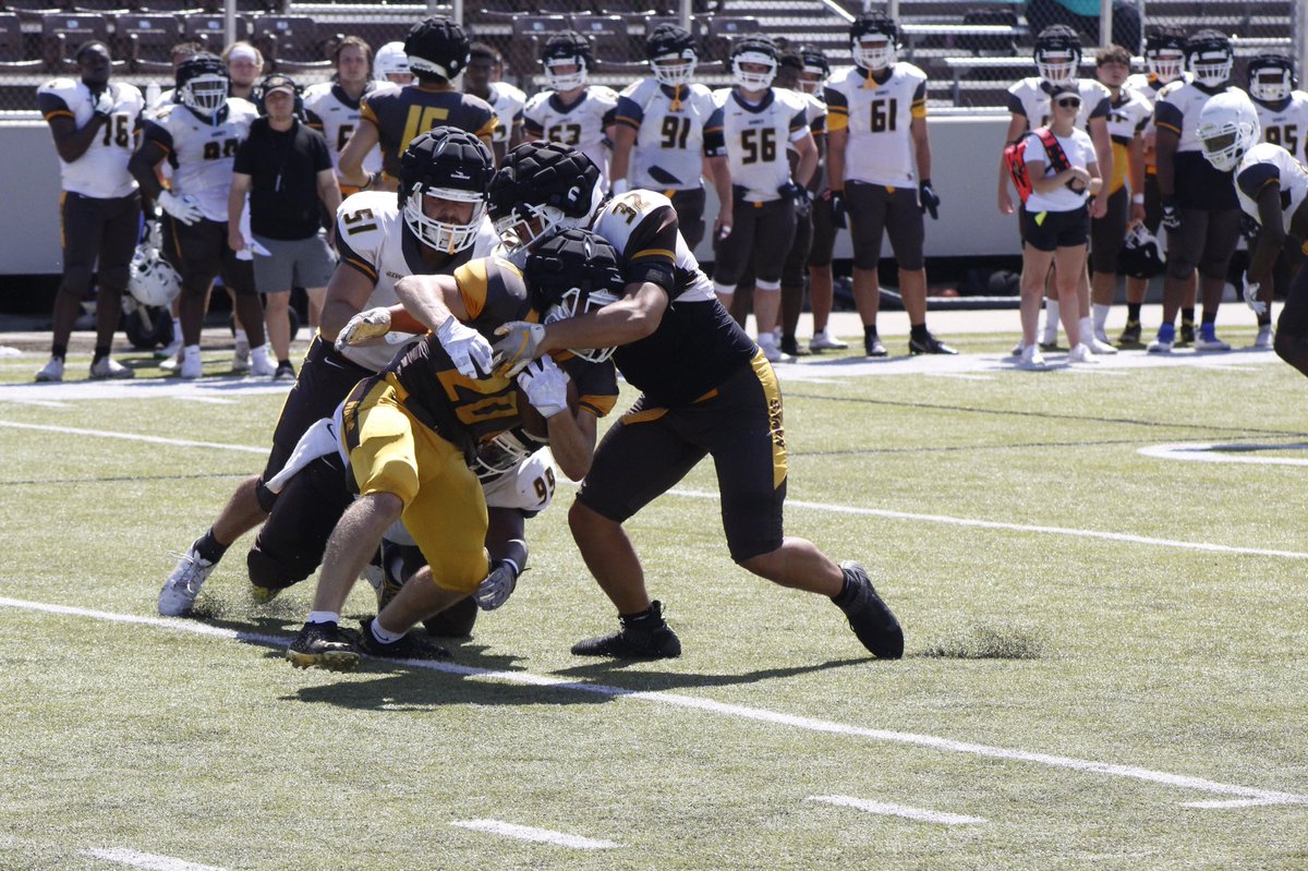 QUHawksFootball's tweet photo. First scrimmage this fall:✅
First week of camp:✅ 
Getting better everyday:✅ 

#PEWAV #FFF #HOLDtheROPE https://t.co/BI8tEIuSmQ