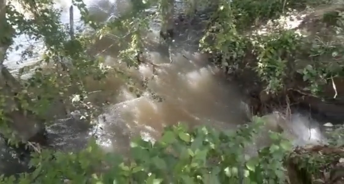 Hacemos un llamado de intervención urgente a la .<a href="/Gobatlantico/">Gobernación Atlántico</a> y a los entes de control y prevención de desastres, en el municipio de Palmar de Varela, para evitar daños mayores ante el fuerte caudal causado por el rompimiento del boquete en el sector la loma.