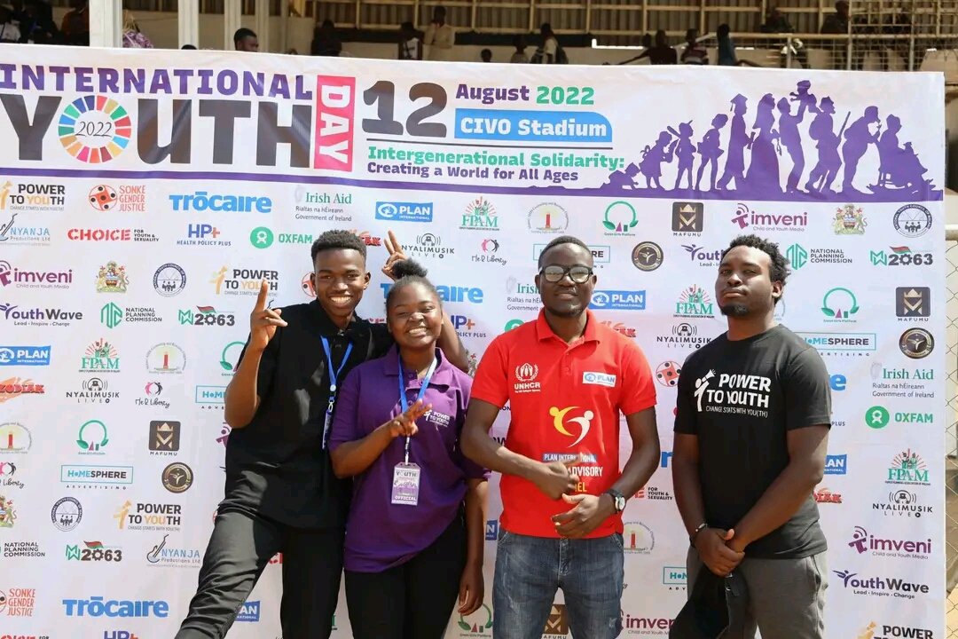 ElvisTressco's tweet photo. Had ana amazing moment during international youth day and thanks to @PlanMalawi for the opportunity it is creating to make sure there is mutual interaction among the youths,  @JayExtra0 ypu gave an energetic performance all the way from dzaleka,  keep it up young leader https://t.co/K9wfuGkOpA