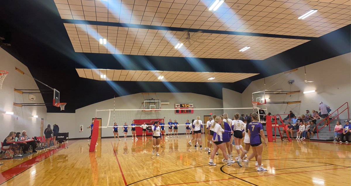 tanyaroo15's tweet photo. Ready for the 2nd game of the day! #silverbracket #shallowwatertourney #dhs #ladywolves @DHSWOLVES @15Tabby @PedrazaMadi https://t.co/9mTJqT6U3u