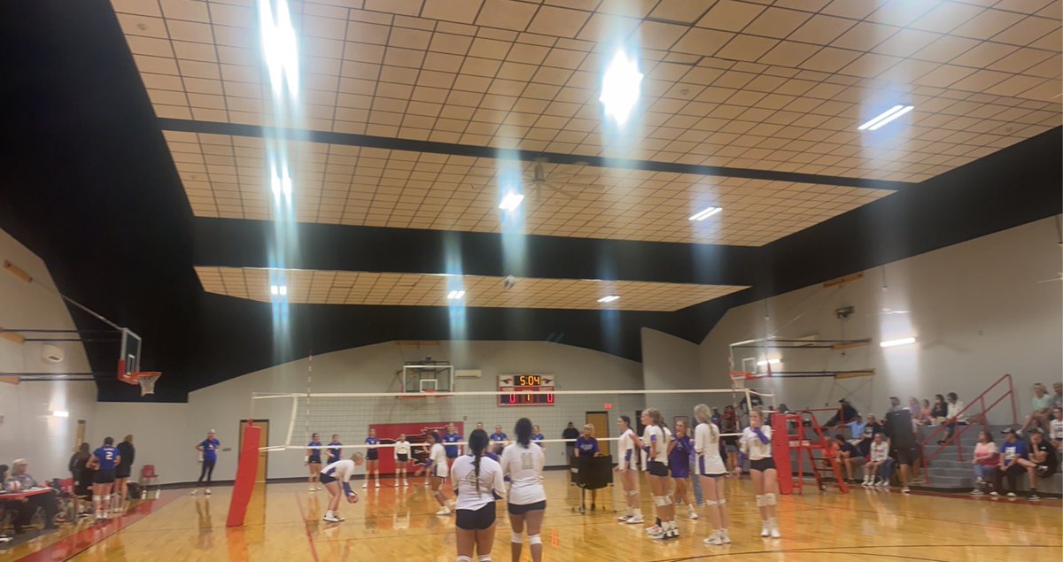 tanyaroo15's tweet photo. Ready for the 2nd game of the day! #silverbracket #shallowwatertourney #dhs #ladywolves @DHSWOLVES @15Tabby @PedrazaMadi https://t.co/9mTJqT6U3u