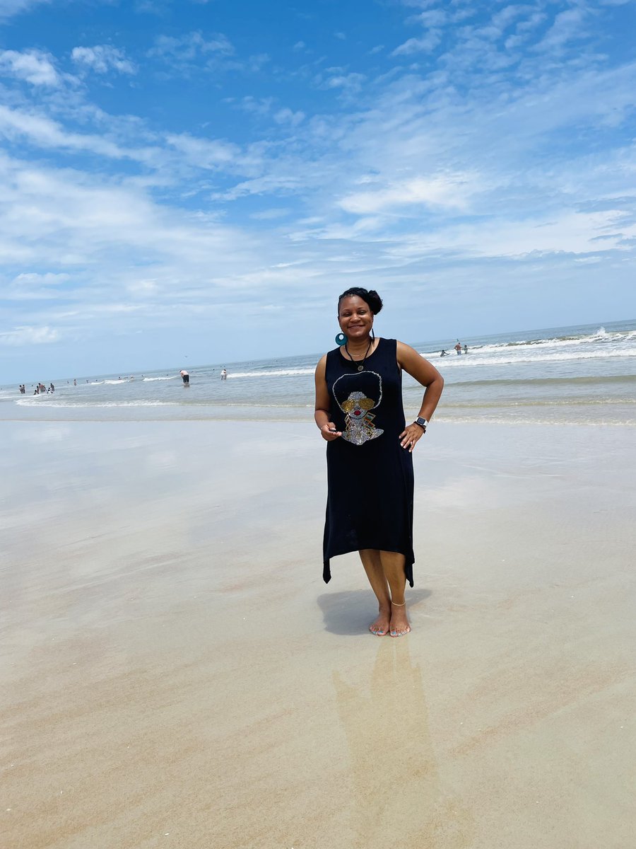 KustomKreation's tweet photo. They say Life’s a Beach! #dailycelebration #beachlife #happyday https://t.co/6phvC2hksb
