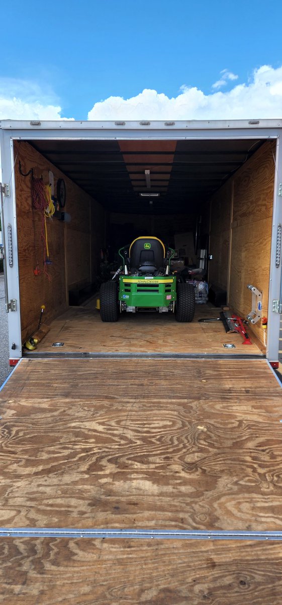 AkinoriOgata's tweet photo. Loaded my 2nd new car in 2022. Should number be the #97?
#JohnDeere #ChadLittle https://t.co/WrQn5SlQ07