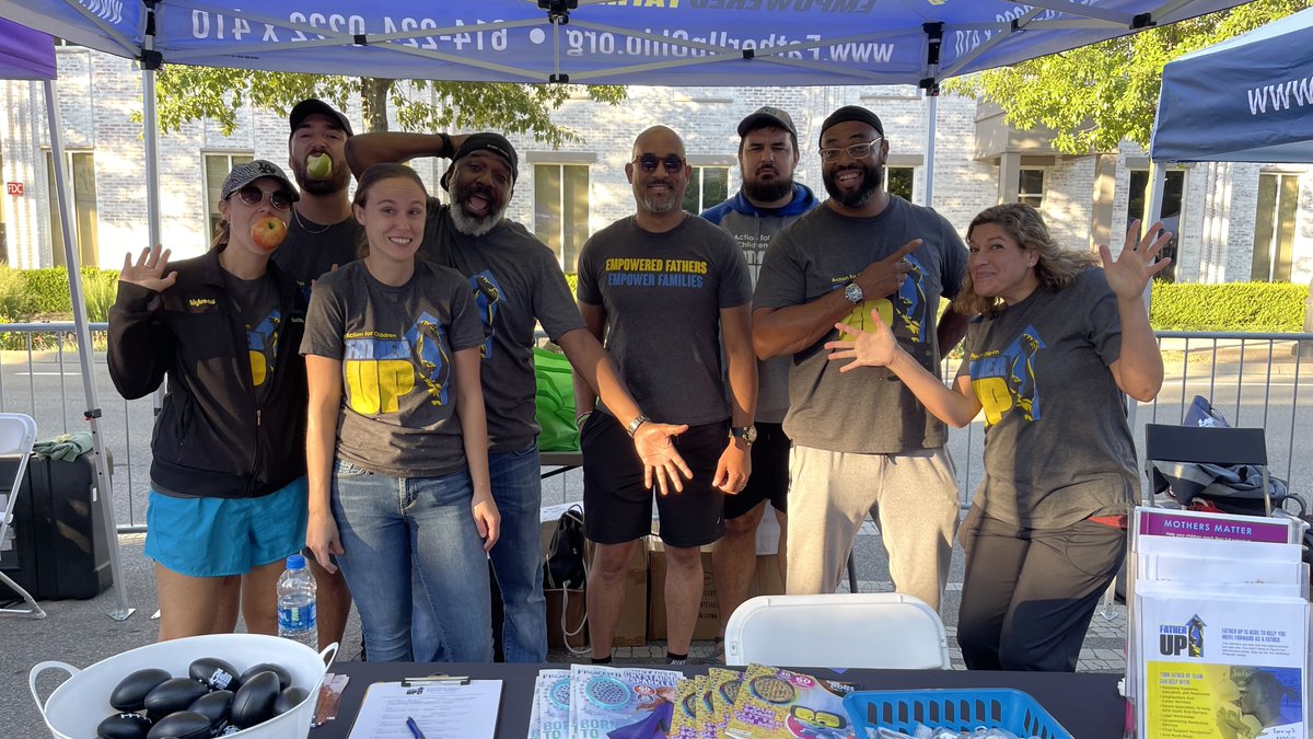 Act4Kidz's tweet photo. Our whole FatherUp team and several @Act4Kidz volunteers showed up for the #AAWalk22 today! We had an awesome time supporting male wellness, bonding with each other, and even getting to hang out with some FatherUp graduates! @aawalknation #CloseTheGap https://t.co/ZekDiPWzU4