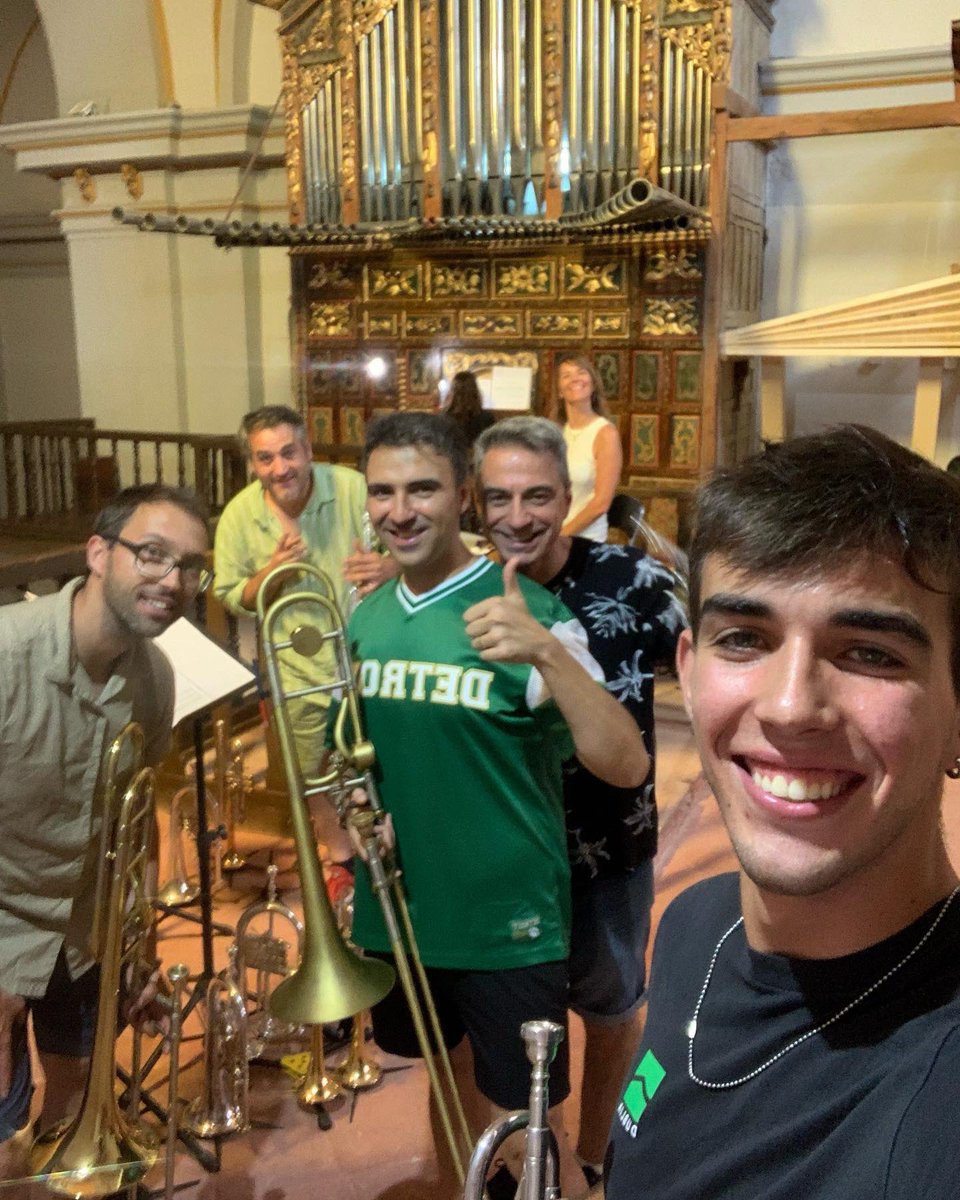 spainopenbrass's tweet photo. Gracias “El Bonillo”! Un Órgano maravilloso y una iglesia preciosa💕 
Seguimos mañana en “Villar de Cañas” (Albacete) a las 19:00 🥳🎺🎹🥁
.
.
.
#openbrass #spainopenbrass #brass #trumpet #trombone #drums #stomvi #upsound #upsoundexperience #music https://t.co/ic8iDt8EdW
