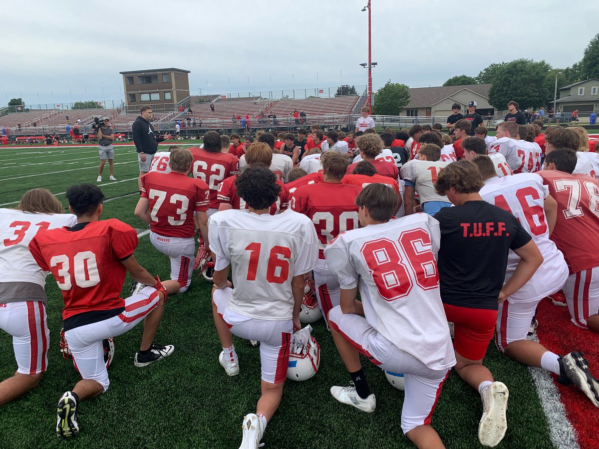 We were lucky to have <a href="/SamKlei46424930/">Sam Klein</a> speak to our players &amp; share his message about perseverance, dealing with uncertainty &amp; trusting each other. It was an honor to let him &amp; our players know we are creating the Sam Klein F.A.M.I.L.Y. Award to be given to a senior each year.