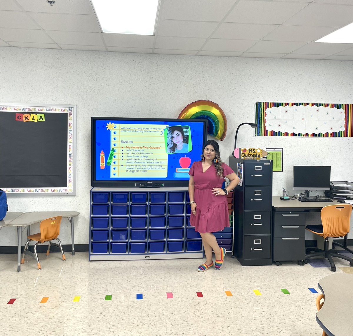 ccquizada's tweet photo. Just wanted to share with you all this special experience, my first βMeetTheTeacherβ for the books! π
It was a success!!! I got to meet most of my students that I will be impacting my FIRST YEAR TEACHING. β€οΈ
#firstyearteacher #rainbowtheme π https://t.co/k8XzRyU9pu