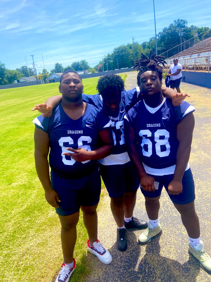 Teezytwo's tweet photo. The season is here 👀#LaneTrain🚂🐉 https://t.co/TuO6BkS9pd