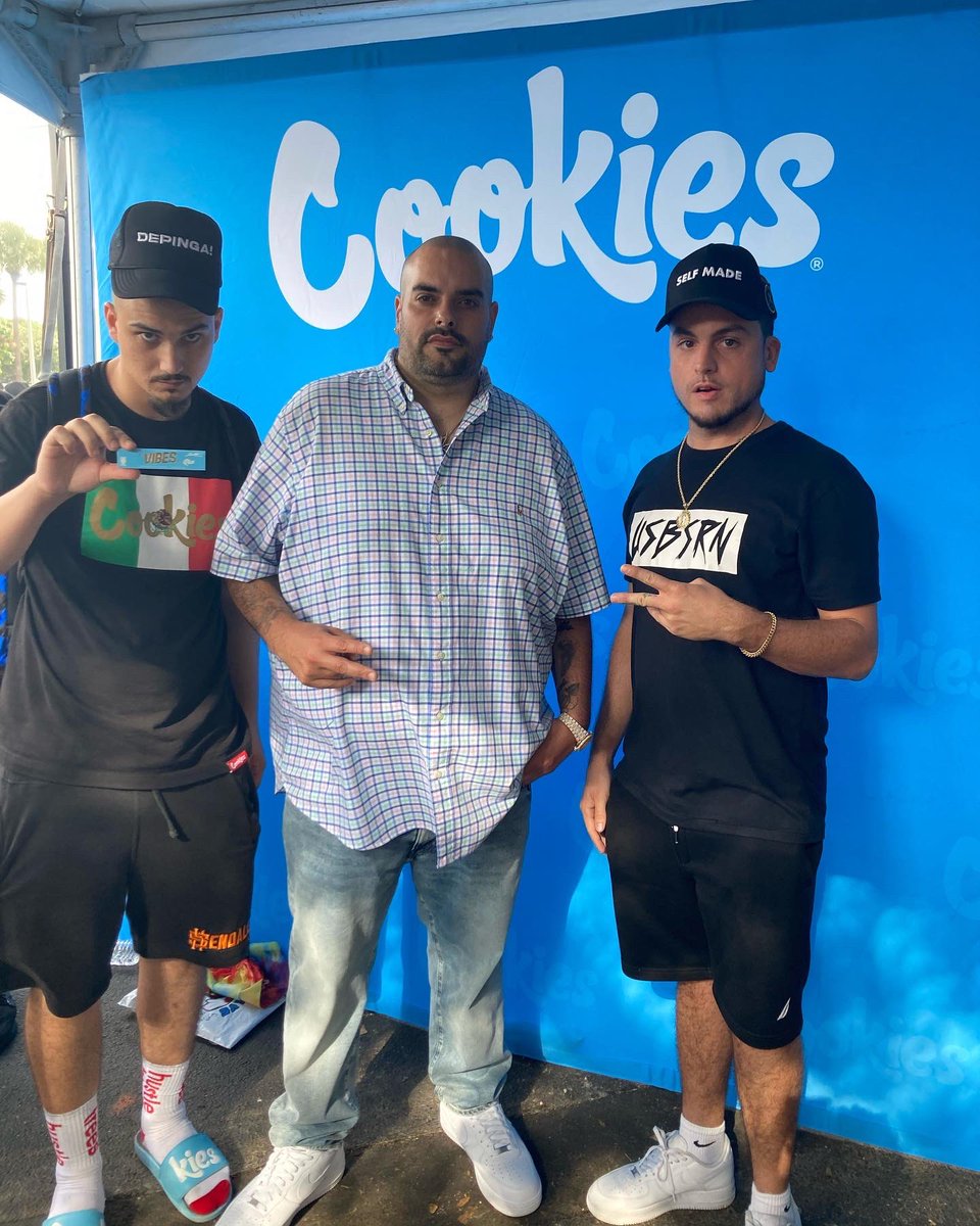 NickGarcia305's tweet photo. Congrats to @berner415 on opening #CookiesMiami on bird rd estas DEPINGA 🐐🍪💨 #MedicalCannabis #TheCodeOutNow #CookiesFlorida https://t.co/2s61hbt5k0