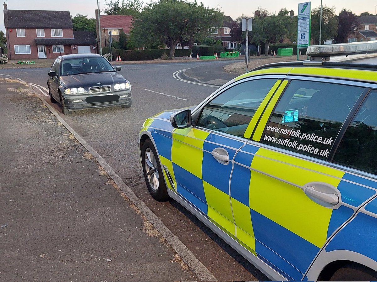 NSRAPT's tweet photo. Vehicle stopped with a head light out in @BuryStEdsPolice. Turned out driver also did not have a valid mot, was disqualified from driving and had no insurance.
#NoLightyNoLikey
#seized
#pc847 #pc1880 https://t.co/qKZTuROgH9
