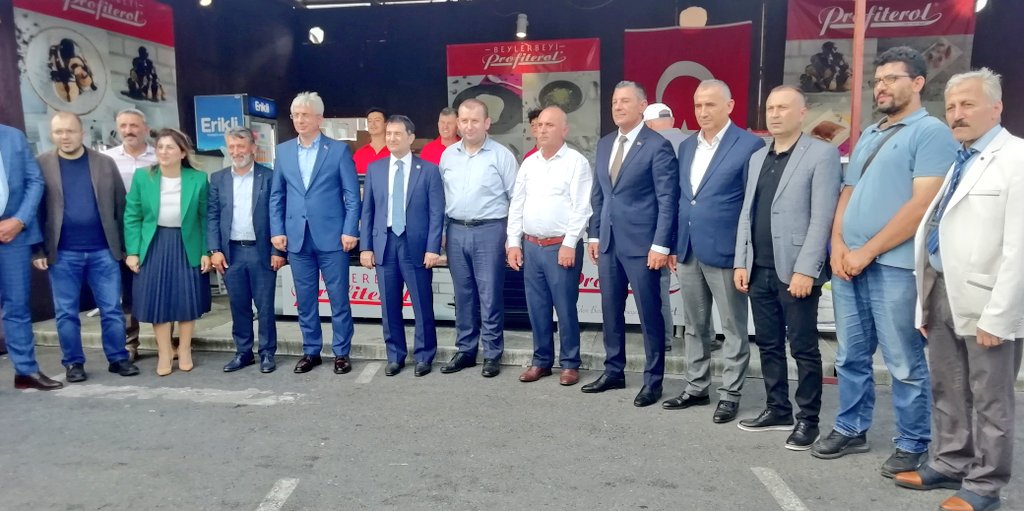 selamiaykut's tweet photo. #KASKON Yenikapı'da düzenlediği etkinlikte standı bulunan Hanönü Fed Bşk Yrd #BeylerbeyiProfiterol sahibi Ergün Gökırmak'a ziyaretimizde MHP Gnl Bşk Yrd @ifarukaksu,MYK Üyesi @GokhanTurkesMHP, MHP il Bşk @birolgurmhp ve MHP Yöneticilerimiz ile denk geldik.
İlgilerine Teşekkürler https://t.co/Hobs70G53H