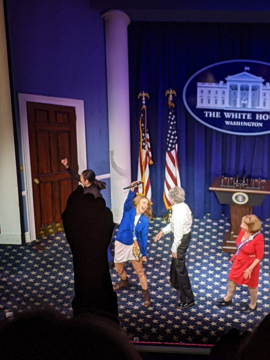 enchantedval's tweet photo. Oh. Fuck. Shit. Balls.

You have two more chances to see @potusbway !!!!! 😭 https://t.co/LM1Rt2goZf