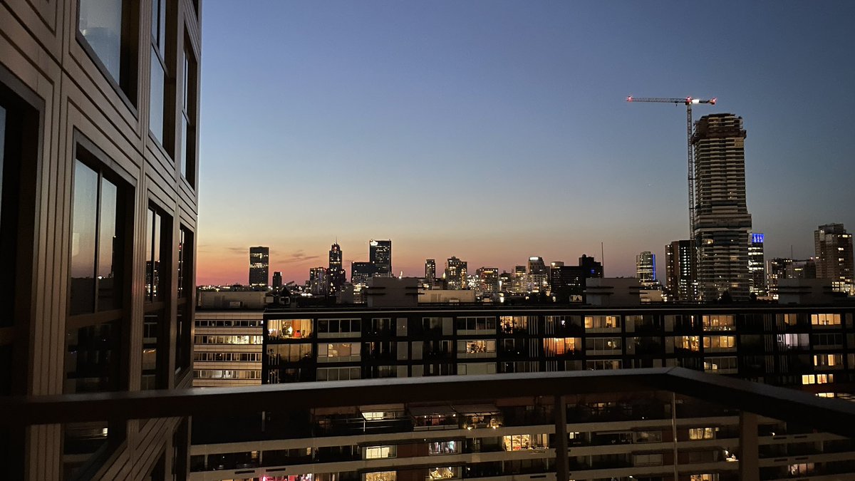 carodarnault's tweet photo. #Rotterdam by night https://t.co/bDWEm05NNS