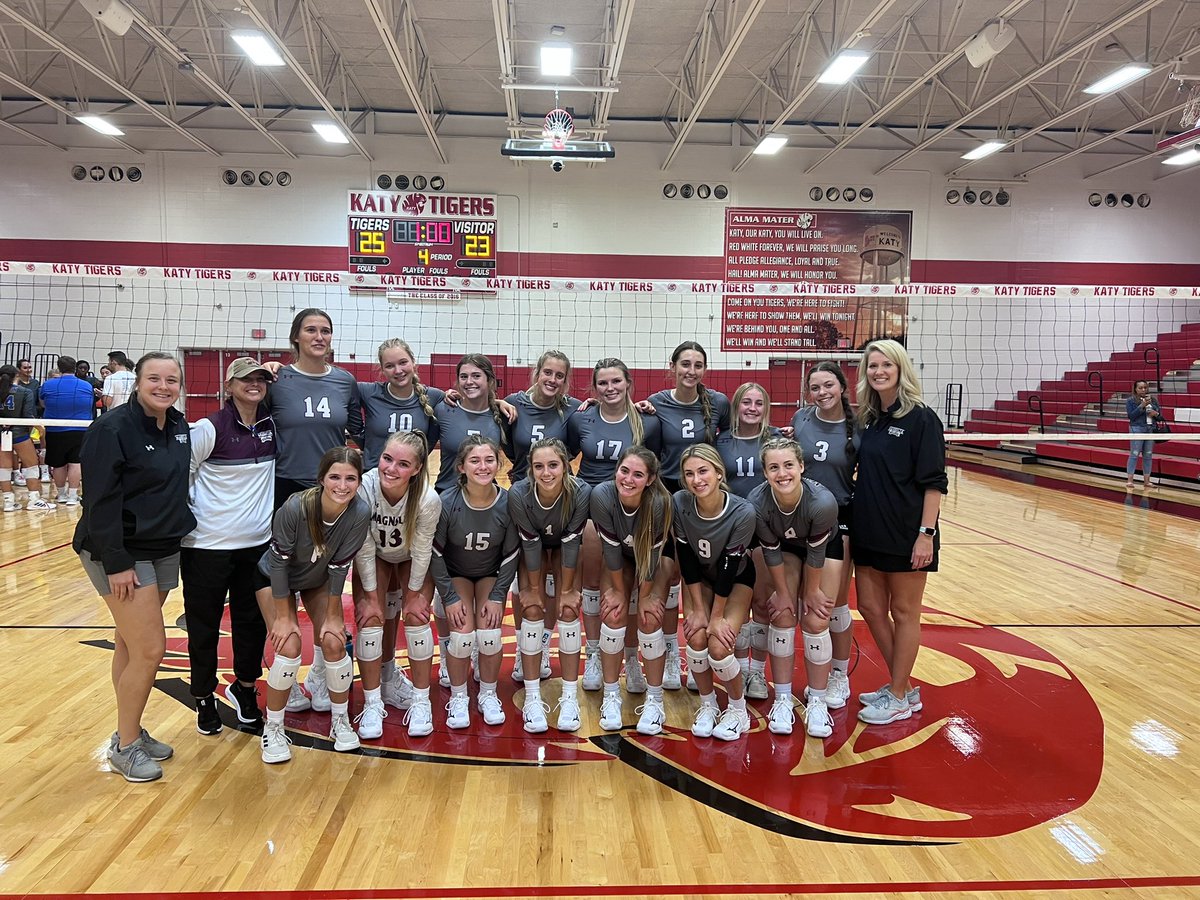 MagnoliaVBALL's tweet photo. Big shout out to these young ladies!!! 6-2 in a VERY tough Katy Cy-Fair tournament! And congratulations to @alli_gentry on being named to the All-Tournament team! #LOCKEDIN 🔒 #BAB 💪🏼🏐🐾 https://t.co/jCg7lX0nrt