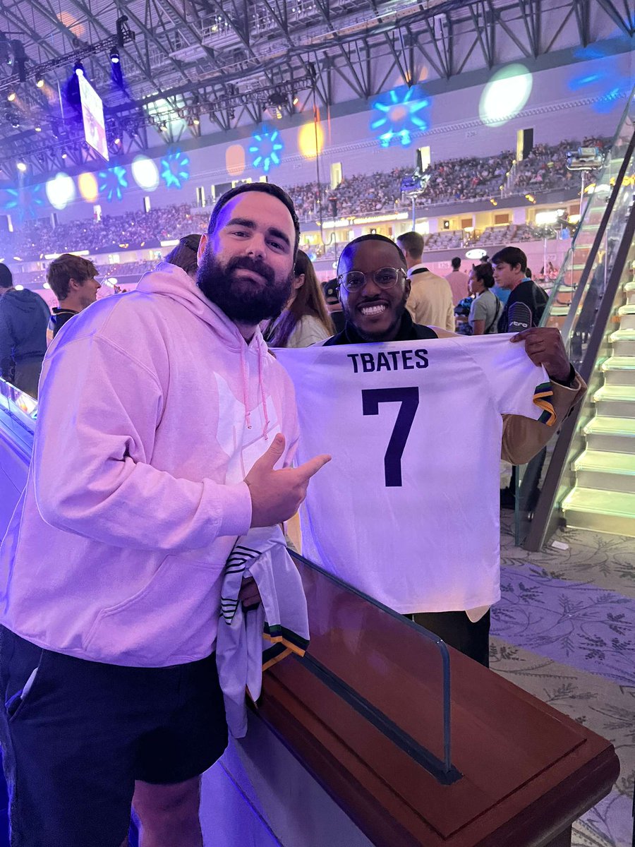 NOLA FLIGHT (@nolaflightgg) on Twitter photo Louisiana's very own <a href="/T3Bates/">Tbates</a> from Baton Rouge <a href="/EsportsLSU/">Esports LSU</a> accepting our Nola Flight Rocket League Jersey!!
Hands down one of the best <a href="/RLEsports/">Rocket League Esports</a> casters out there! You are a huge role model for all Louisiana Gamers
That jersey would look 🔥 under the Gold Sports Coat
#RLCS Louisiana's very own <a href="/T3Bates/">Tbates</a> from Baton Rouge <a href="/EsportsLSU/">Esports LSU</a> accepting our Nola Flight Rocket League Jersey!!
Hands down one of the best <a href="/RLEsports/">Rocket League Esports</a> casters out there! You are a huge role model for all Louisiana Gamers
That jersey would look 🔥 under the Gold Sports Coat
#RLCS