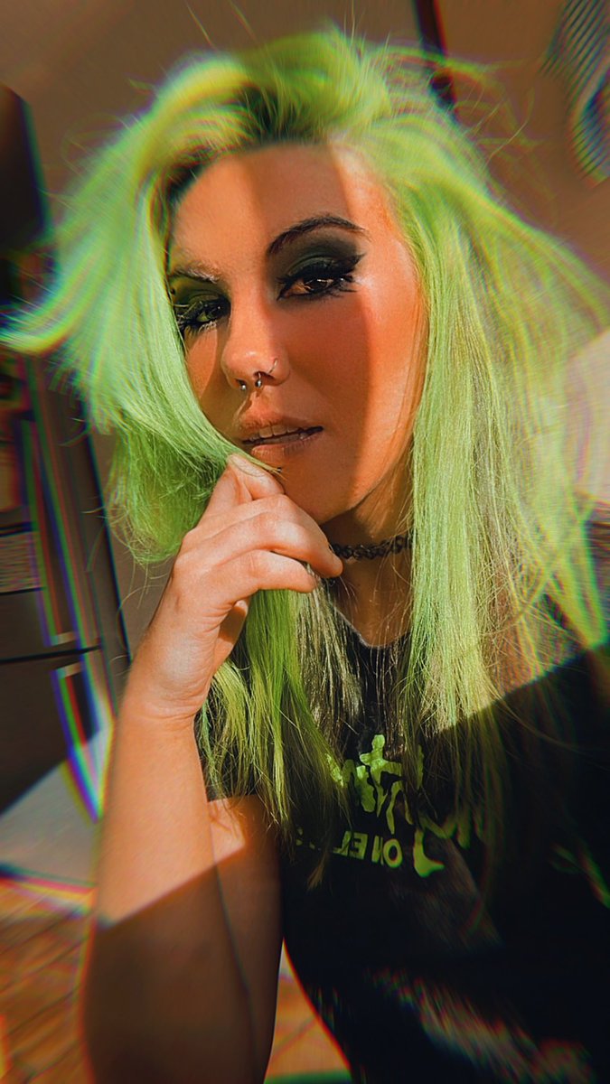 Ever had a day where bed head would just not go away? Nah me neither.