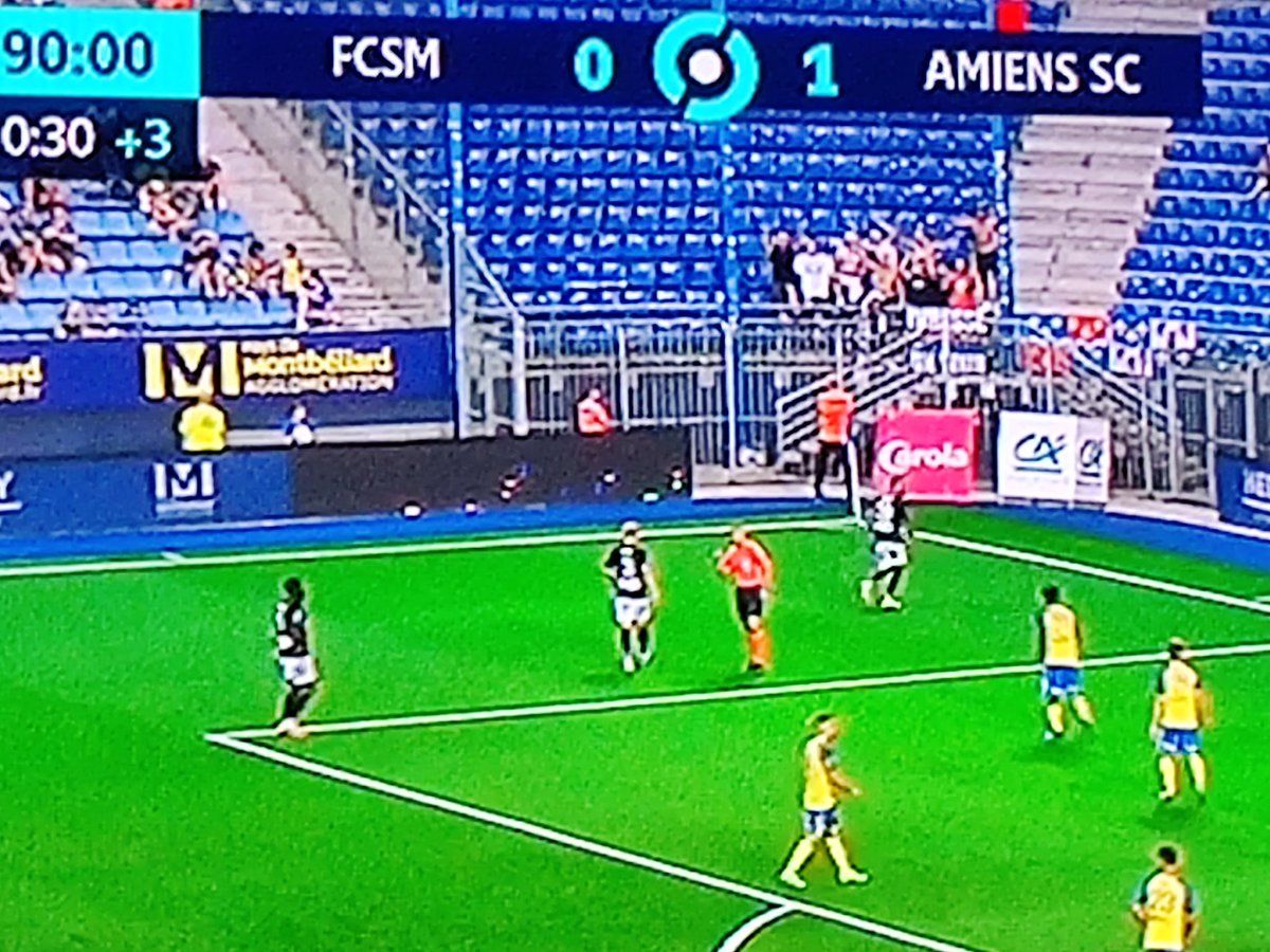 AmiensEnL1's tweet photo. Bravo aux supporters amiénois !
Une victoire à l'extérieur, c'est tellement rare ces dernières saisons ! Belle récompense !🔥
Et nous on s'est bien marré avec le commentateur Amazon (Chibozué, Orokodare, Benette, Ring qui entre pour Sochaux, Fofana au lieu de Mendy). 😂
#FCSMASC https://t.co/ZfsiXcYxRi