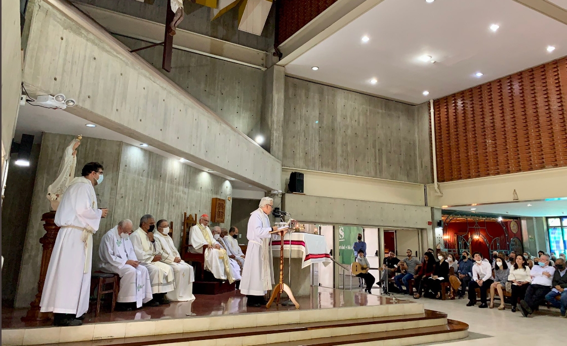 josedeviana's tweet photo. En ocasión de la celebración de misa de acción de gracias en la UCAB.
En memoría de Mikel notas de su hermano
https://t.co/hUjI8Yz3oK https://t.co/eU2Naz2awi