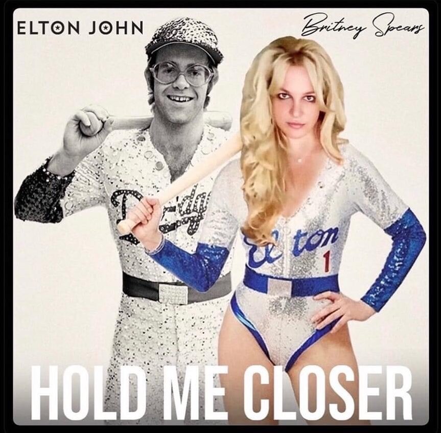 mussiconmx's tweet photo. Se confirma la nueva colaboración de la princesa del pop #BritneySpears con #EltonJohn en la canción #HoldMeCloser 😱😱😱❤️❤️ ❤️¿Quien la quiere escuchar? 🙌🙌🙌 #sabado #FelizSabadoATodos #musica #musicanueva https://t.co/9pXlQyWwIt
