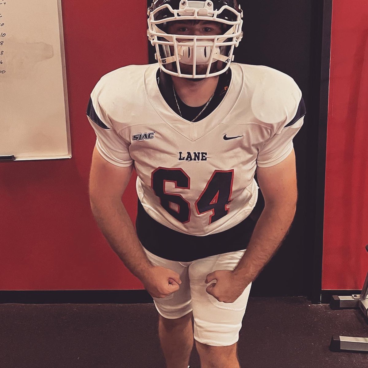 lyndenwallace2's tweet photo. Some extra media day pic @LaneAthletics @dragonsdc1 @VyronBrown31 https://t.co/q6NPGOaKBi