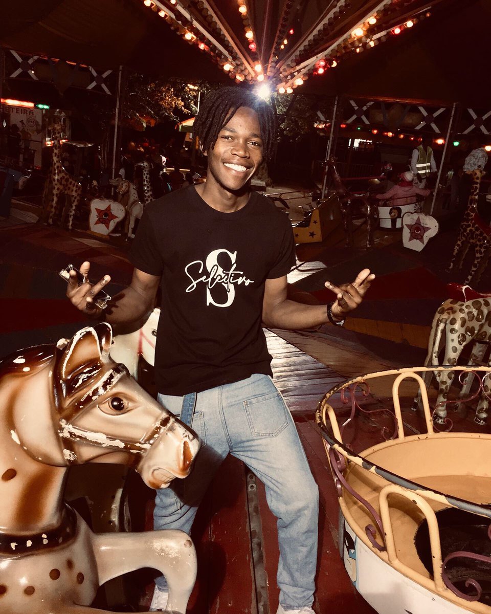 RwizonGun's tweet photo. Selectivo and stunning boy!🥤
📷 Sara Cossa
#rwizongun #selectivo #modoselectivo #selectivotshirt #selectivobrand #selectivostyle #weekend #zarini #stunningviews https://t.co/bnVCVFkPDO