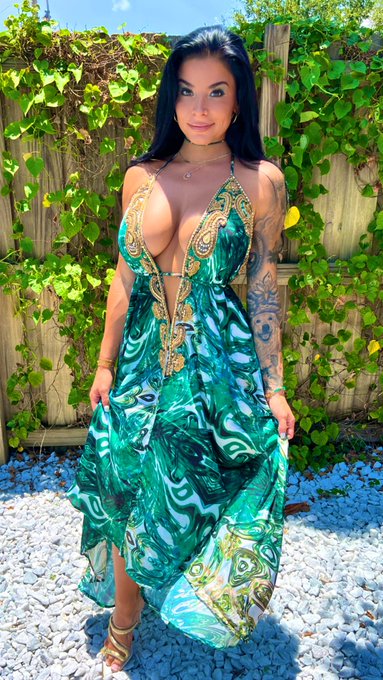 Discounted subscriptions available! 40% off! Come see all of me 🥰🥵🔞 https://t.co/jP83ghpYjc 💦 https://t